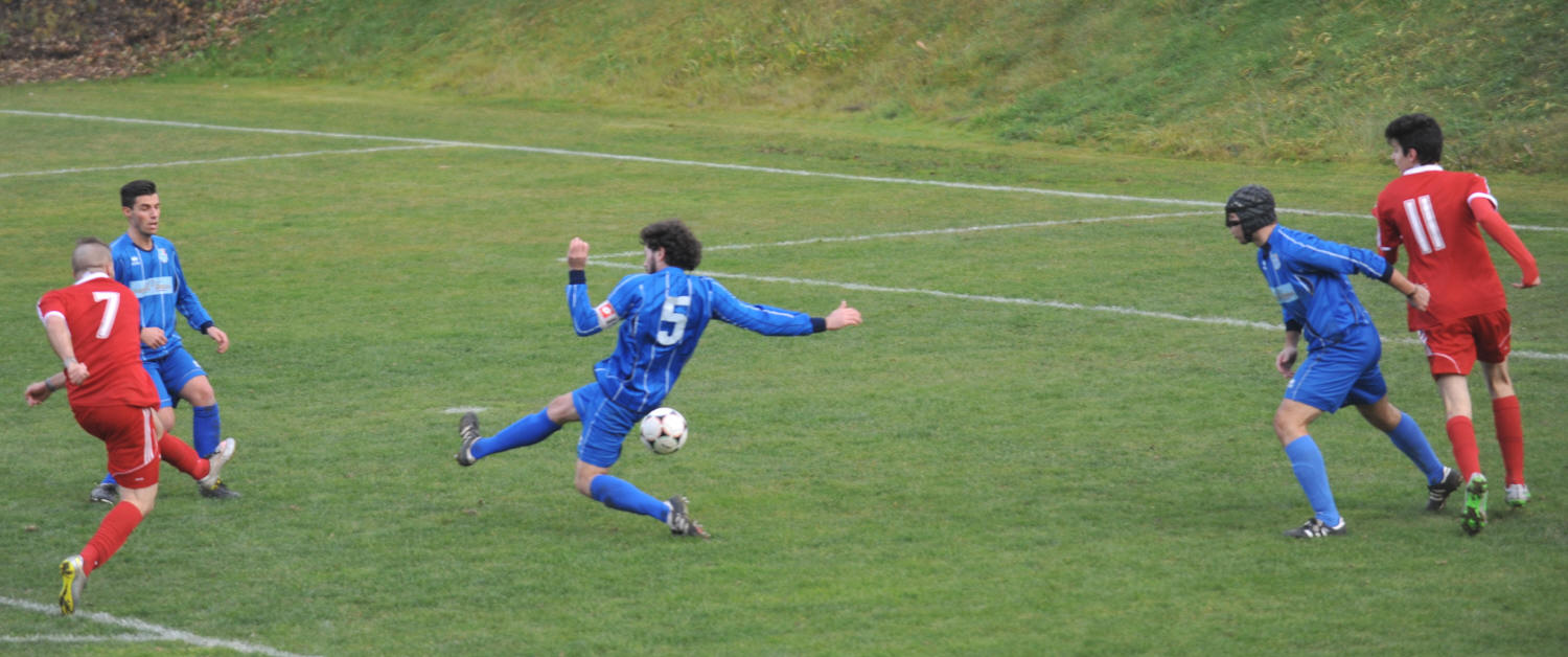 http://www.usbassanaunia.it/foto_calcio/partite_1516/nago2.JPG