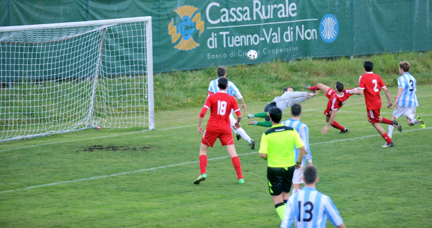 http://www.usbassanaunia.it/foto_calcio/partite_1516/ravinense.jpg